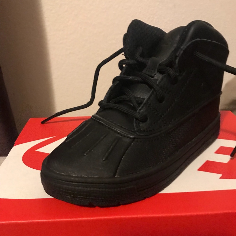 New in box toddler boys NIKE basketball shoes!
